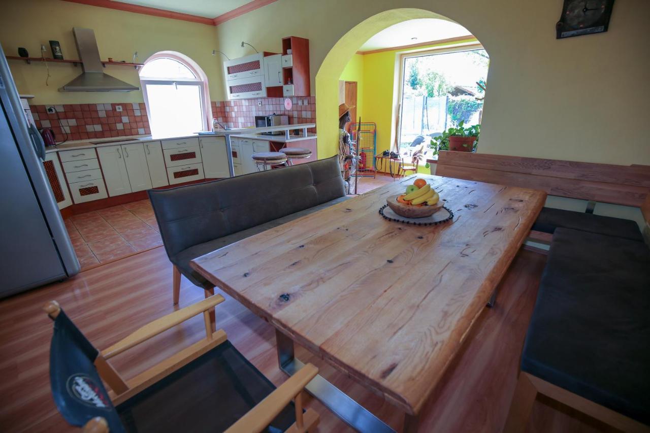 Villa Ametyst Štúrovo Esterno foto